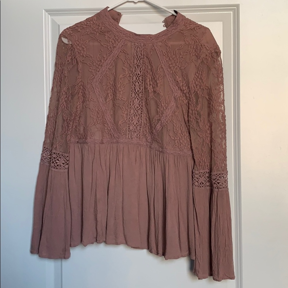 Wide sleeve american eagle peplum top